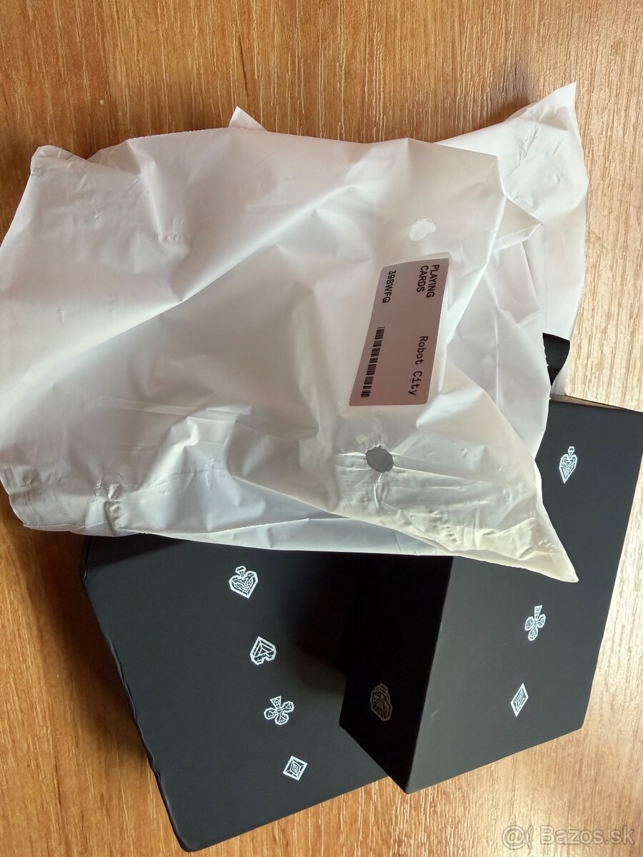 Dbrand robot city hracie karty - 9