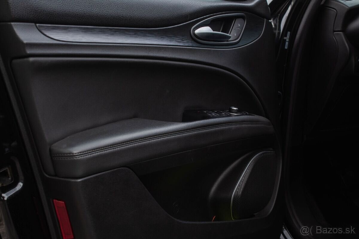 Alfa Romeo Stelvio Q4 - 9