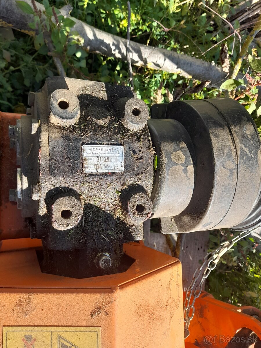 Priekopovy kladivkovy svahový mulčovač 165cm za traktor - 9