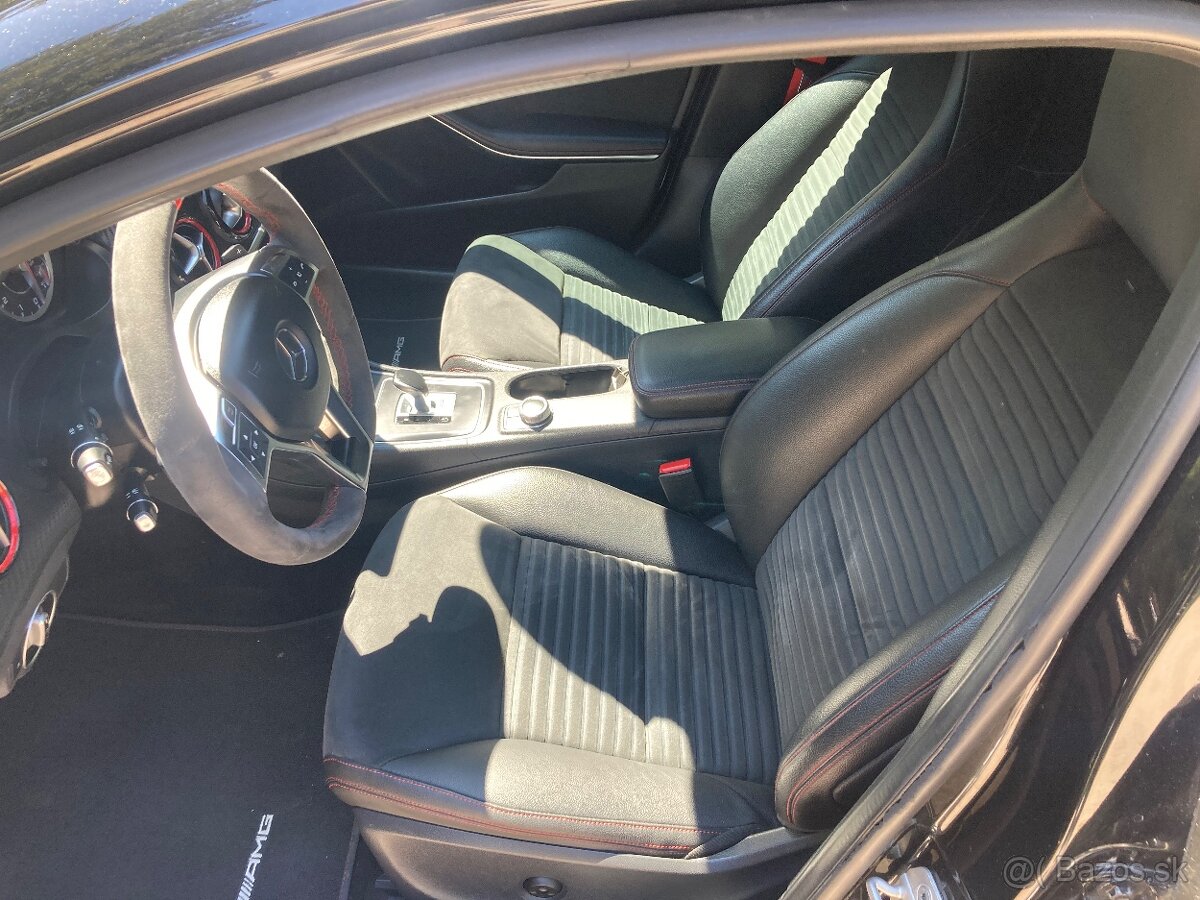 Mercedes A 45AMG - 9