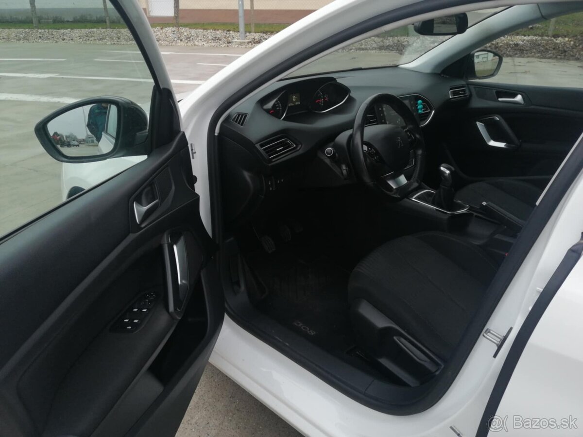 Peugeot 308 SW 1.2 e-THP Panorama - 9