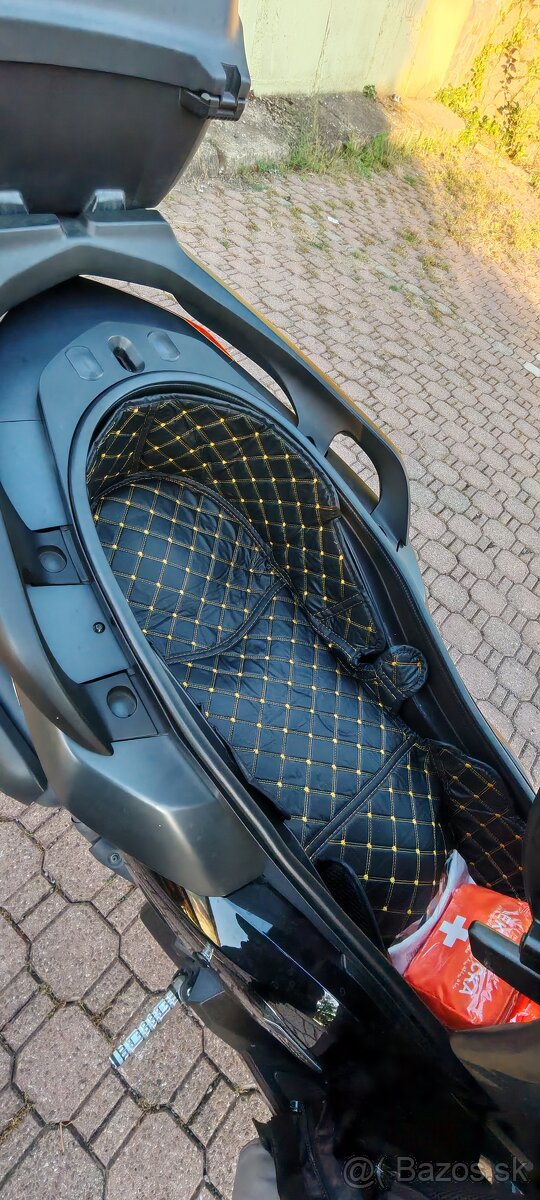 Predám Yamaha x-max 125 ABS - 9