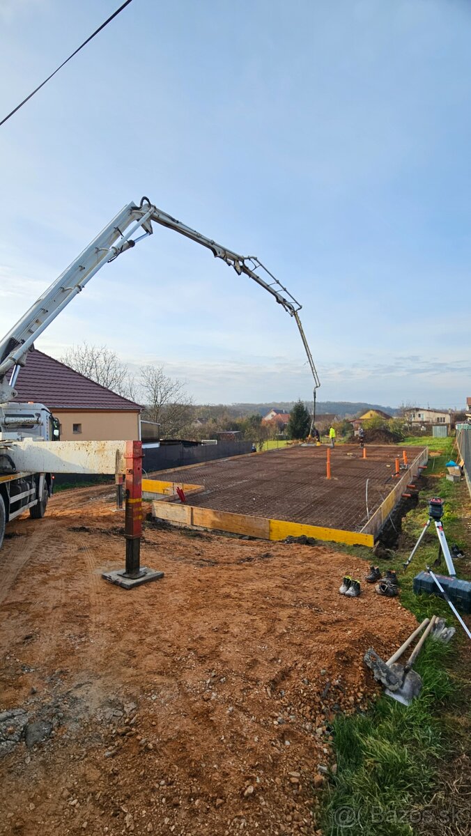 Výstavba domov, hrubá stavba, základová doska, betónové plot - 9