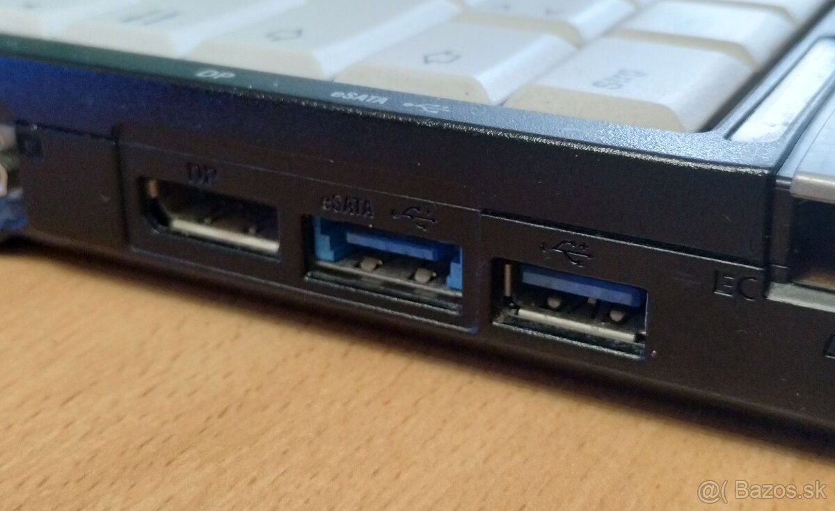 Fujitsu E752, Intel i3-3310M@2,40GHz, 4GB DDR3, 32GB SSD - 9