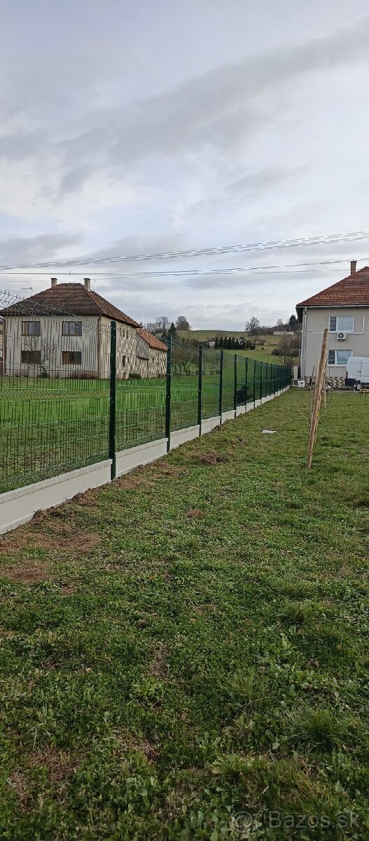 Montáž oplotenia... - 9