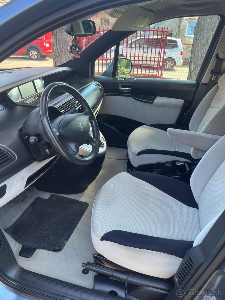 Peugeot 807 2,0HDI AT6 120KW 7M - 9