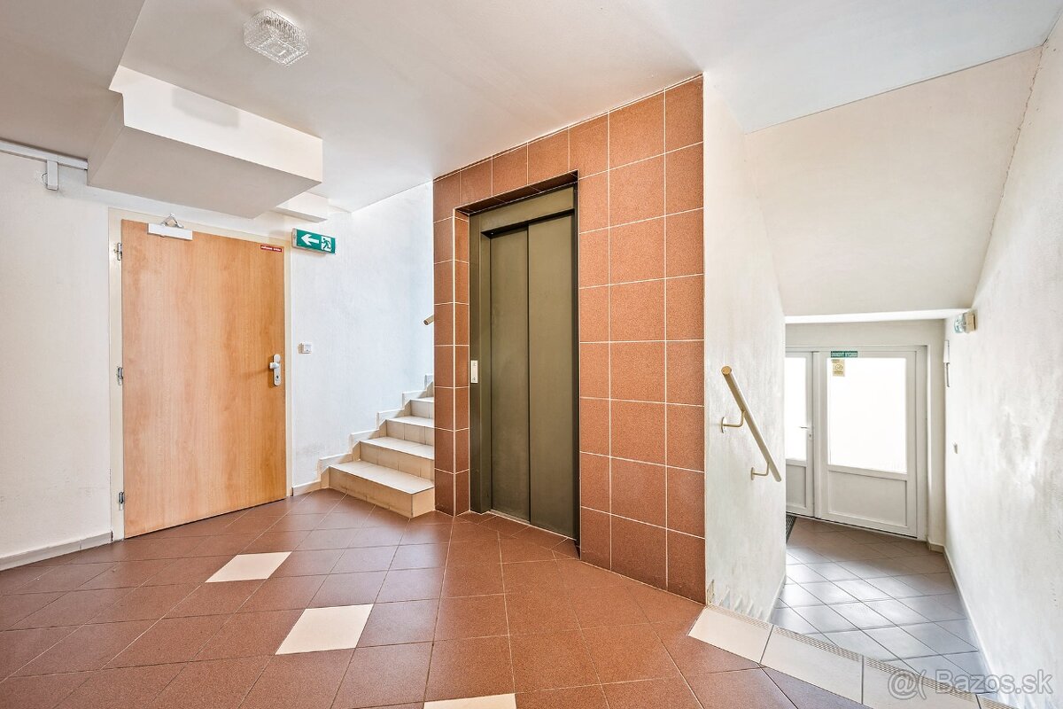 Na predaj veľmi pekný 2-izbový byt s terasou - Svit - 9