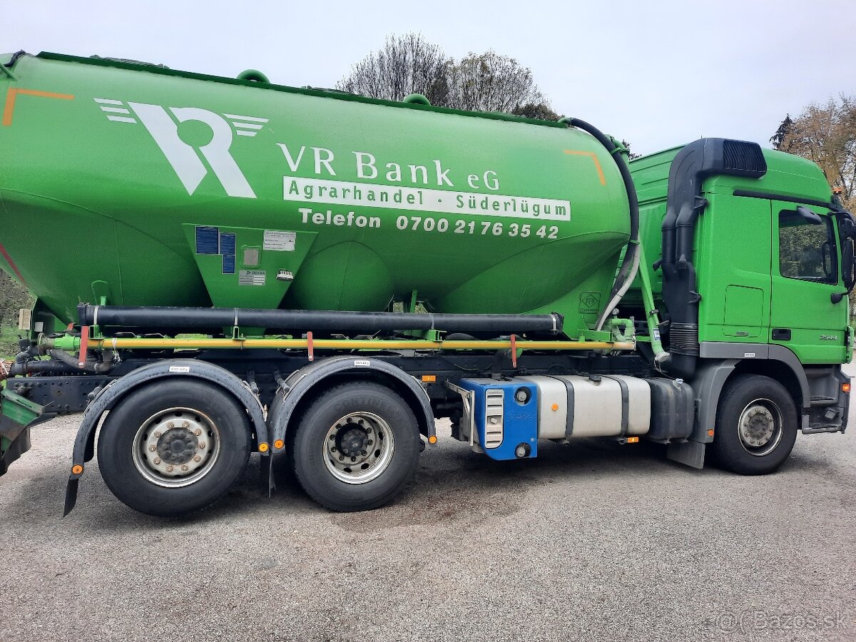 Mercedes Benz Actros - 9