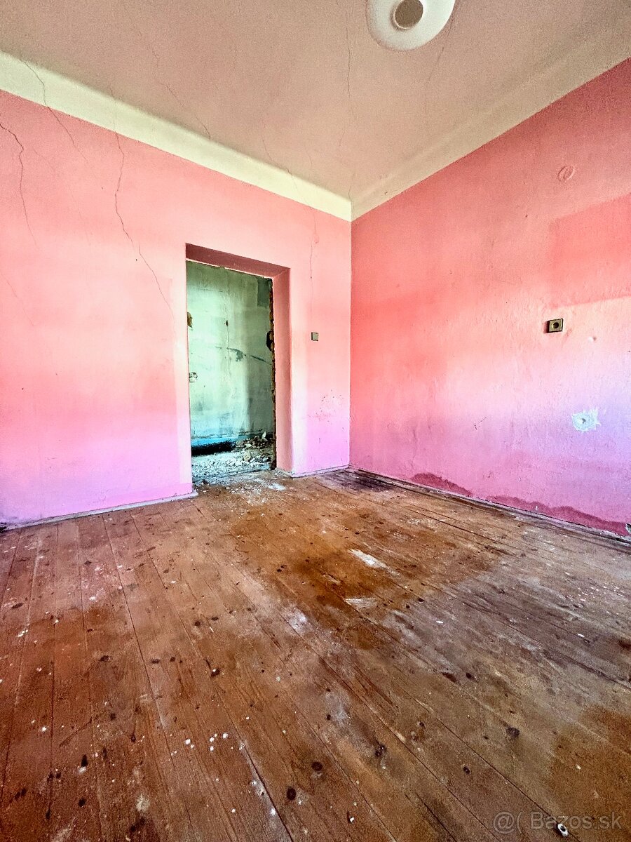 Na predaj rodinný dom s projektom na rekonštrukciu v Mýtnej - 9