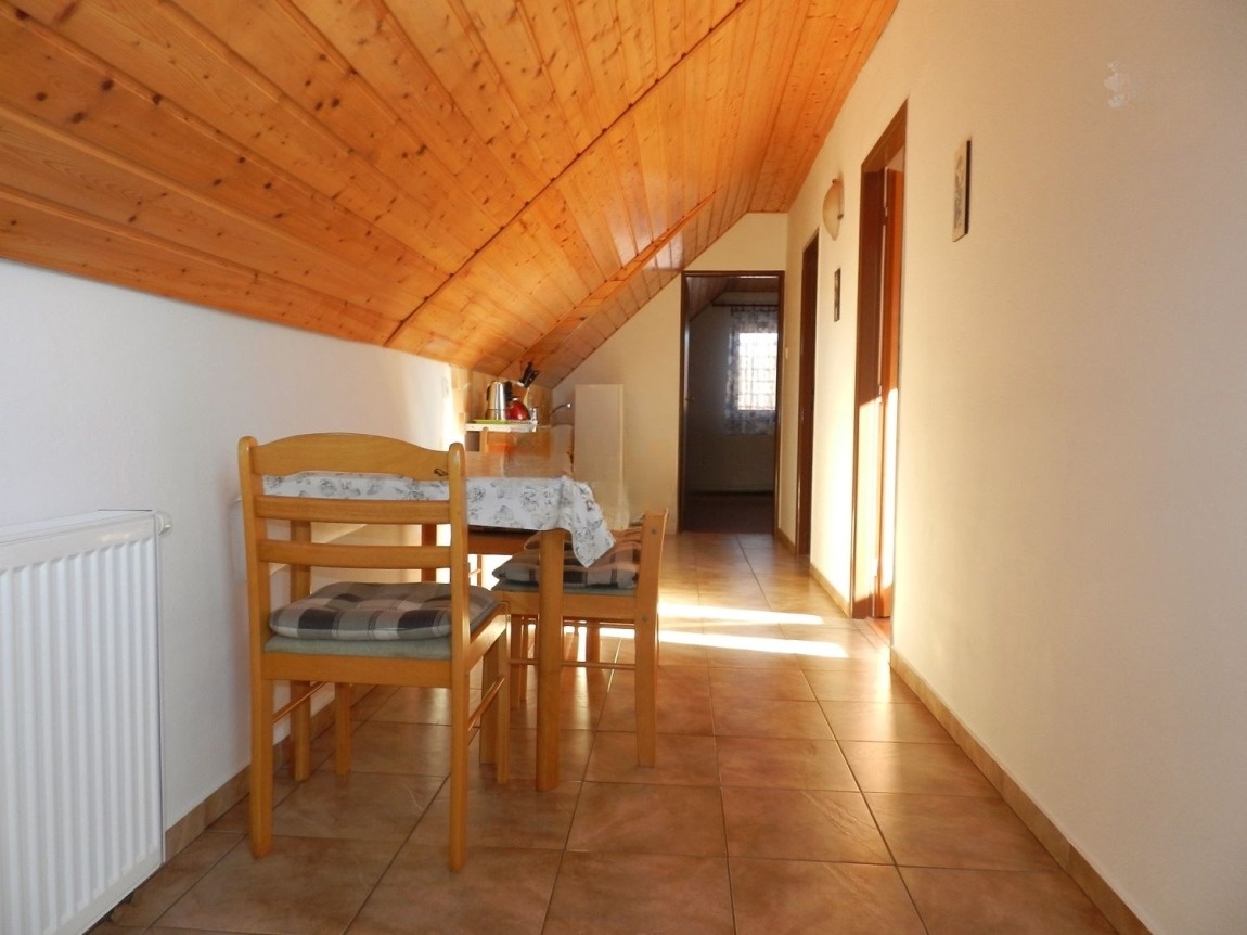 Penzión so samostatným obchodným priestorom vo Veľkom Mederi - 9