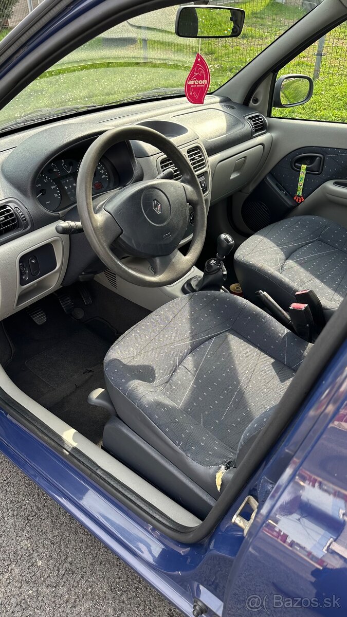 Renault Thália 1.4 - 9