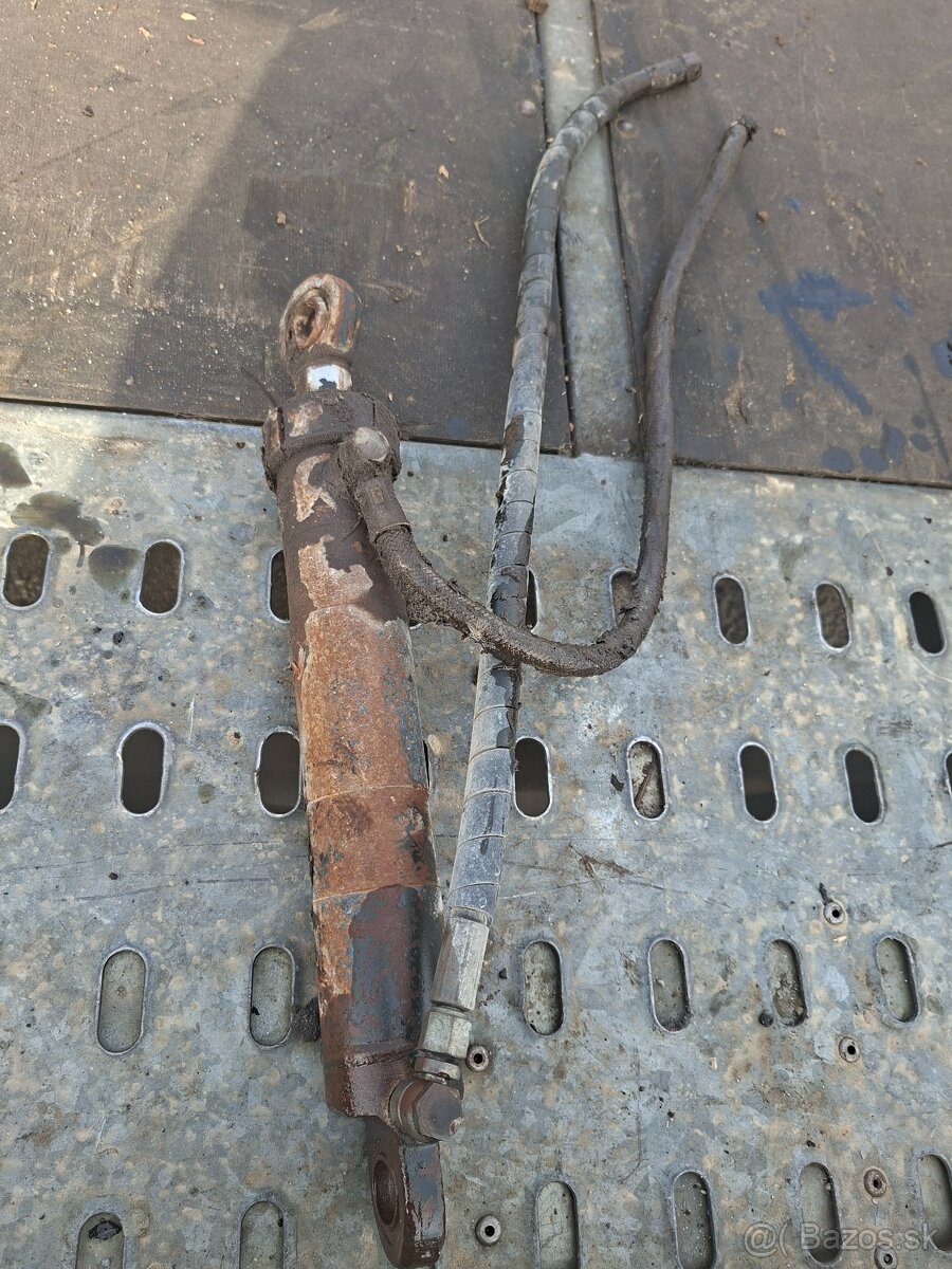 ROZPREDAM TRAKTOR ZETOR 6245,7245 PO CASTIACH,NA DIELY - 9