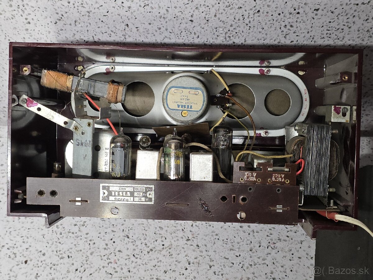 TESLA Sputnik / BAKELITOVÉ RÁDIO / Tesla 320A - 9