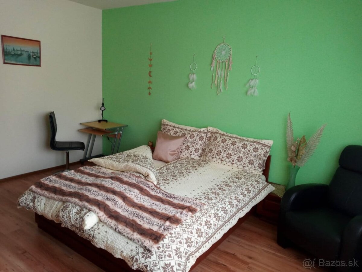 Predám 1-izbový byt v Štúrove - 9