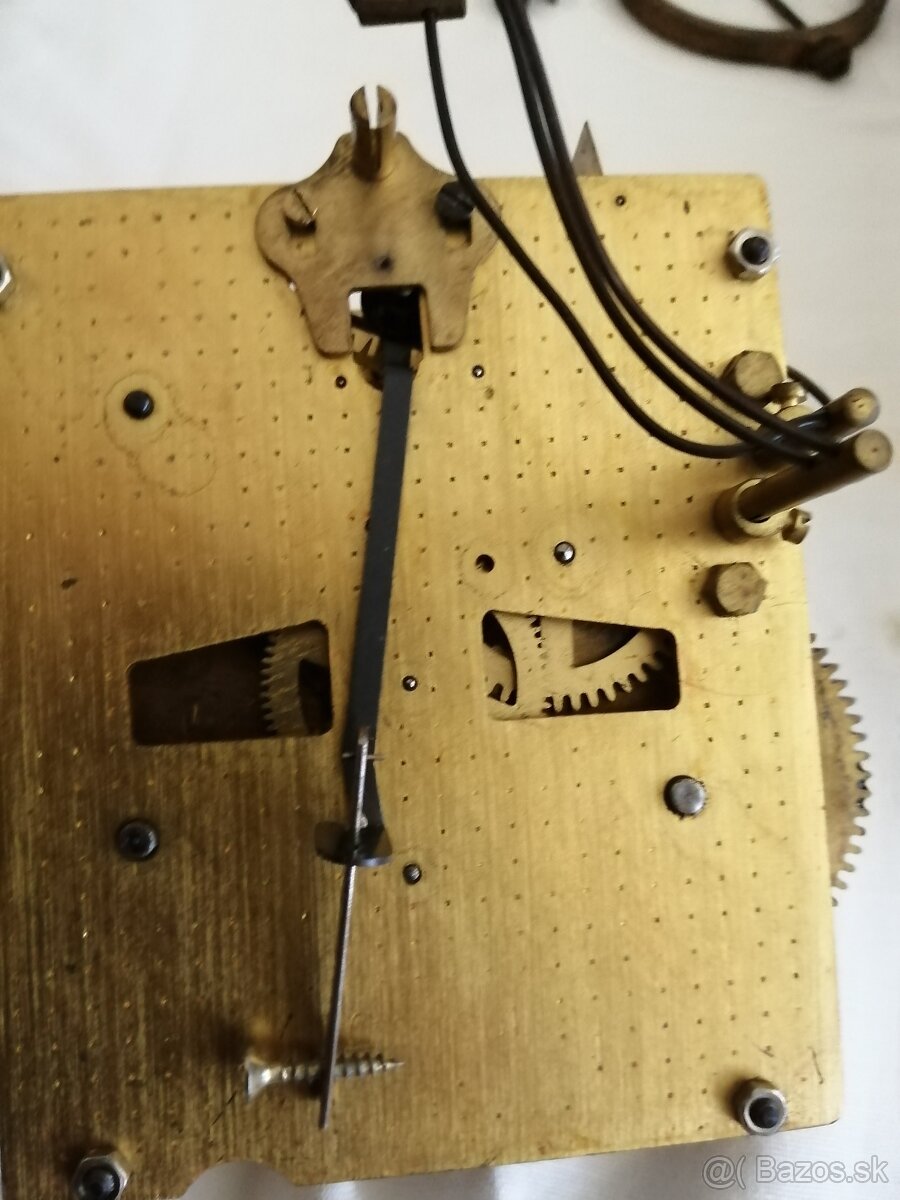 Nástenné hodiny Jantar - 9