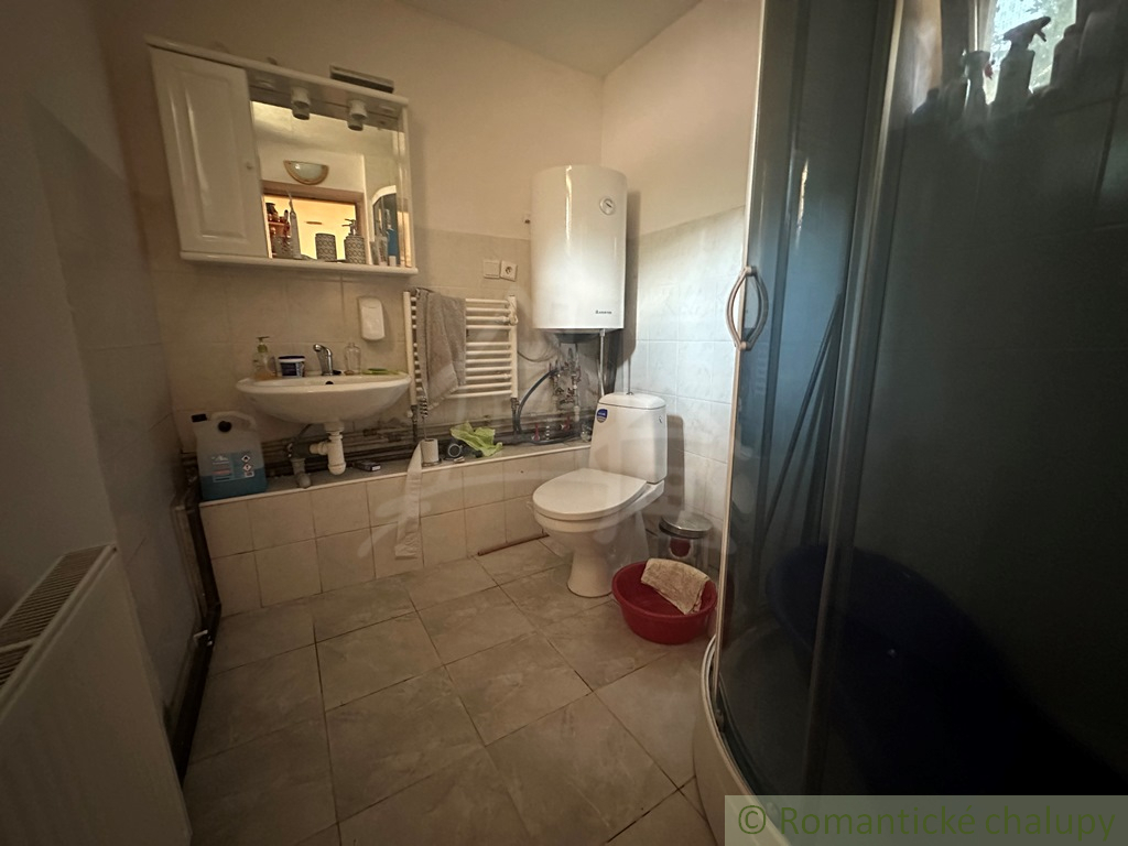 Chalupa v horskej obci Krokava - 9