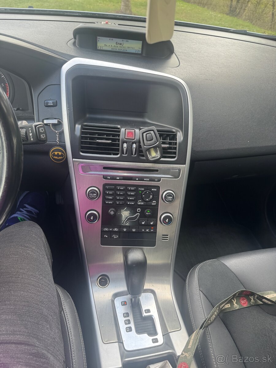 Volvo XC60 2.4d automat AWD - 9