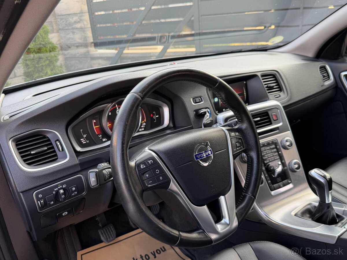 Volvo V60 2.0d 110kw D3 2017 Cross Country - 9
