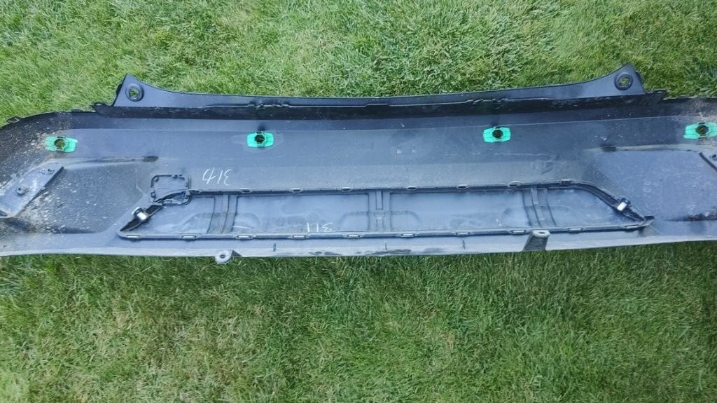 Toyota Corolla Cross 2020 - Zadny naraznik kryt spojler - 9