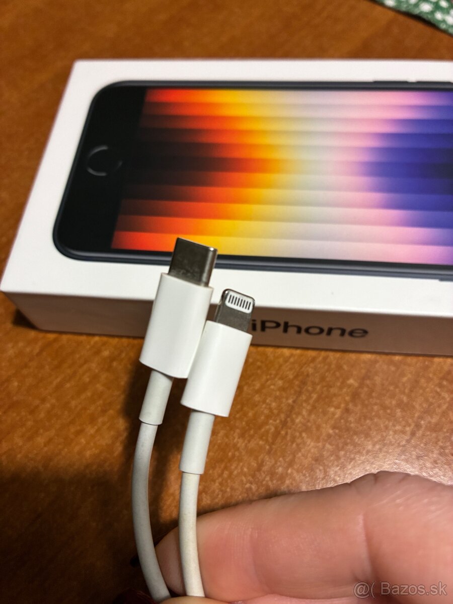 iPhone 7, 32 GB strieborný - 9