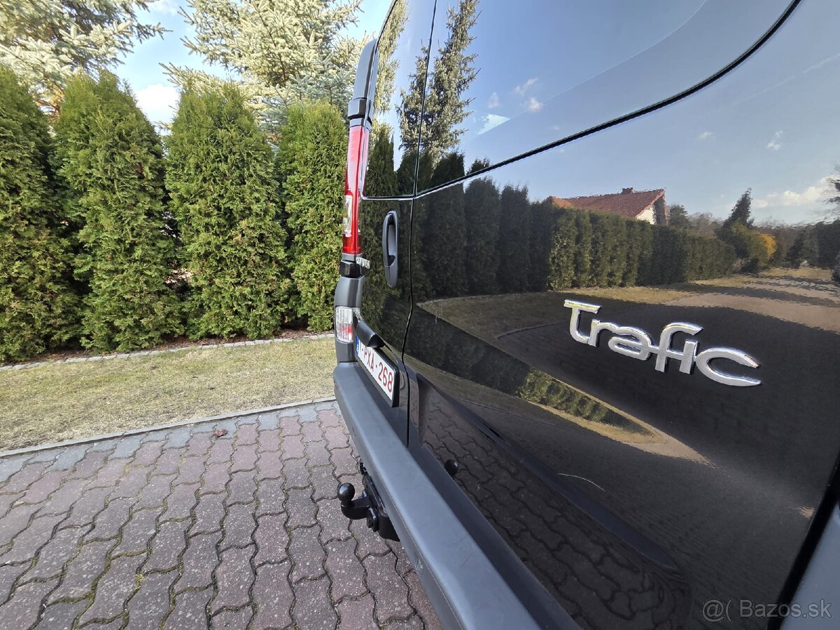 Predám 5 MIESTNU DODÁVKU Renault Trafic LONG - 9