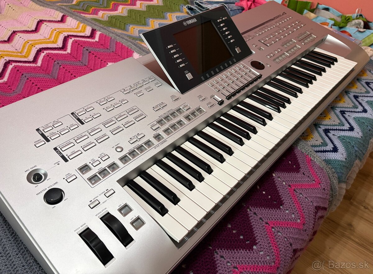 Yamaha Tyros 4 - 9