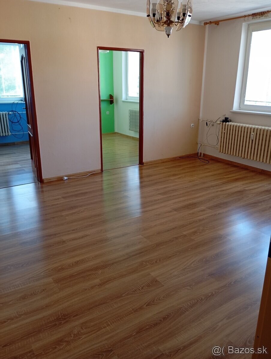 na predaj 3 izbový krásny byt v Ladcoch - 9