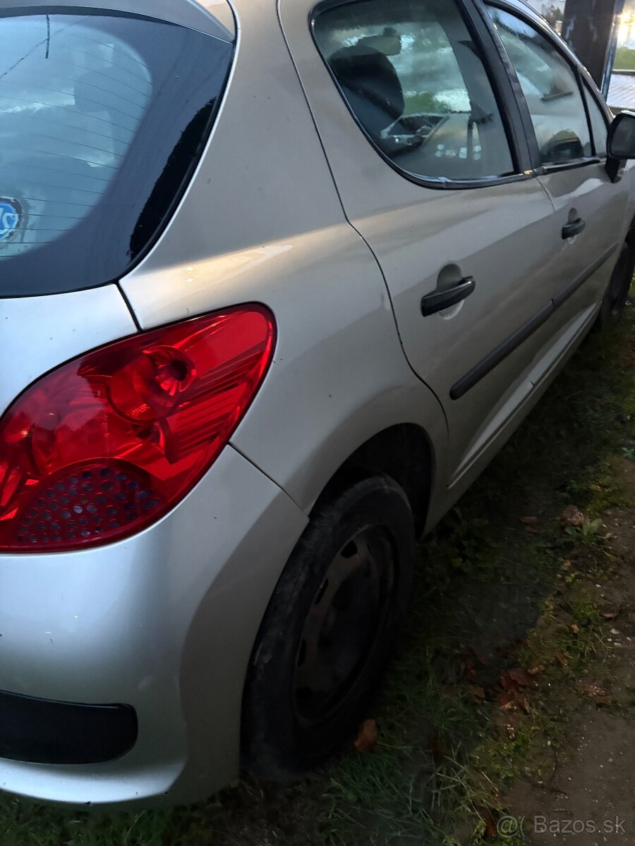 Peugeot 207 - 9