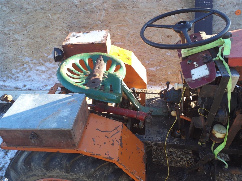 rozpredam malotraktor na diely - 9