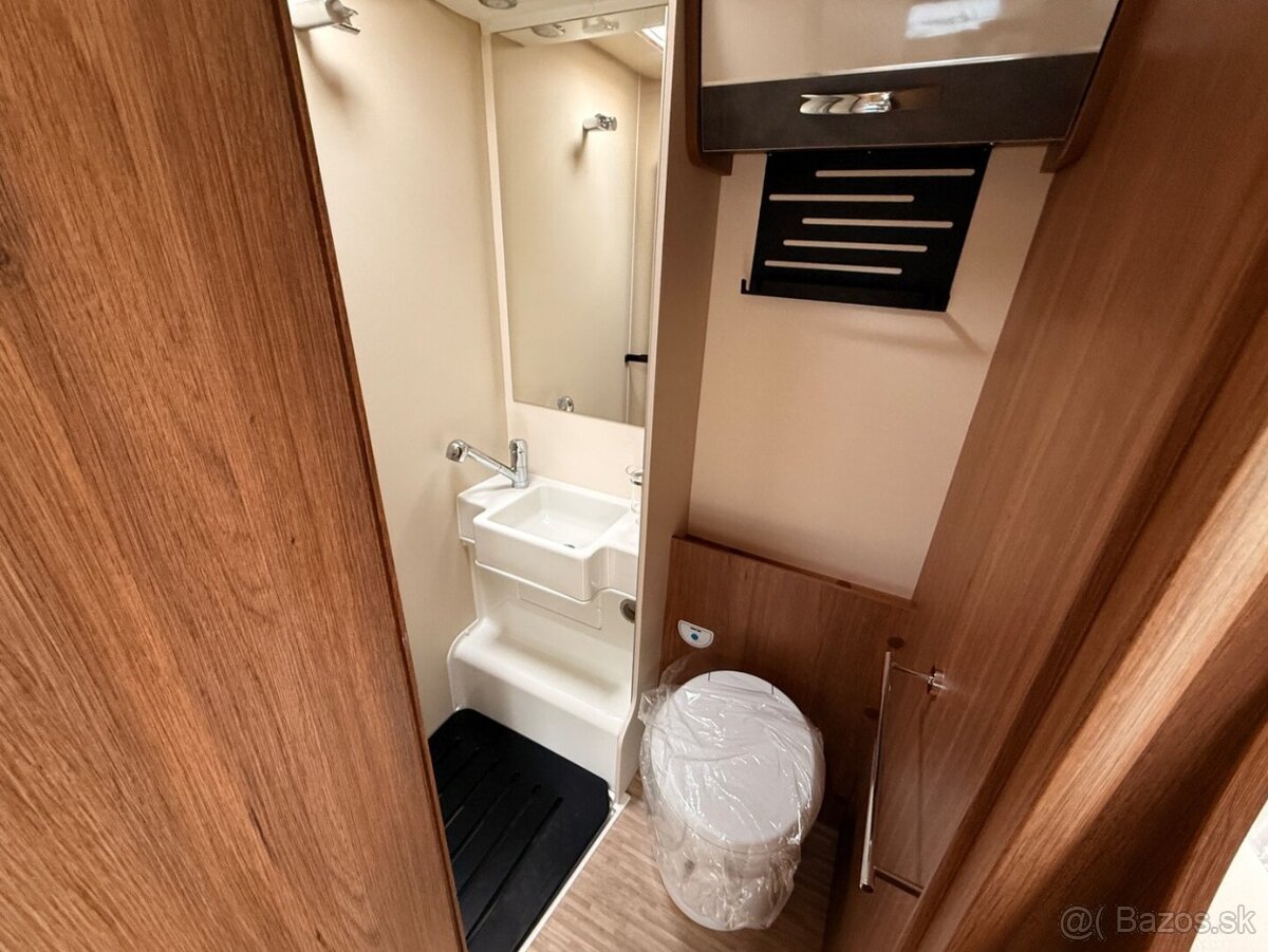 OBYTNÝ AUTOMOBIL MILLER TORONTO - 9