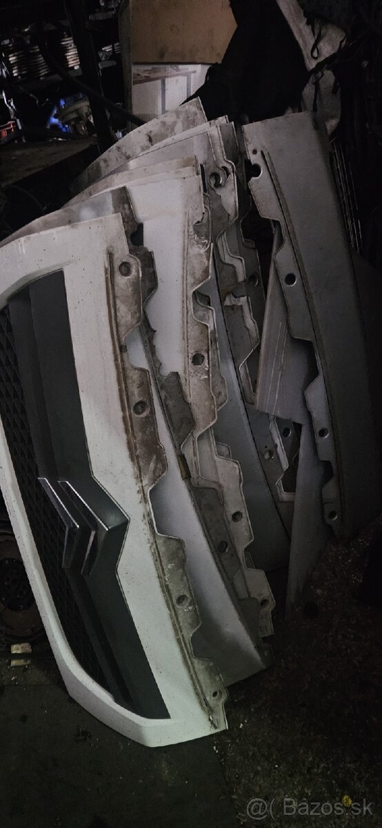 Čelá, okuláre, masky, kapoty pre dodávky - 9