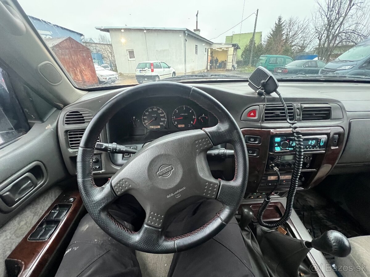 Nissan Patrol Y61 2.8 TD SE+ - 9