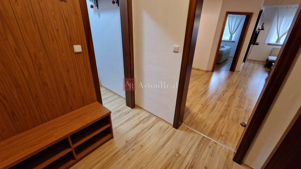 Rekreačný apartmán Vys.Tatry-Veľká Lomnica 57 m2-APARTMÁNY L - 9