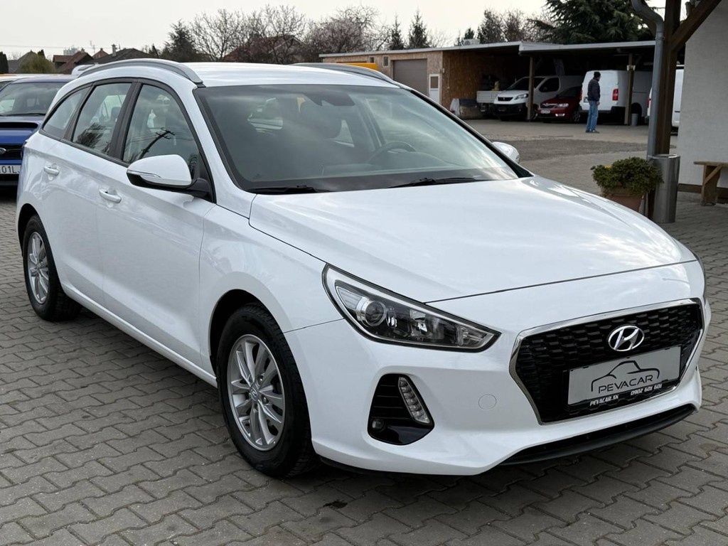Hyundai i30 CW 1.6 CRDi 110 Comfort - 9