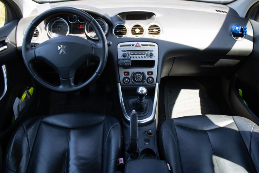 Peugeot 308 SW 1.6 HDi (2008) - 9