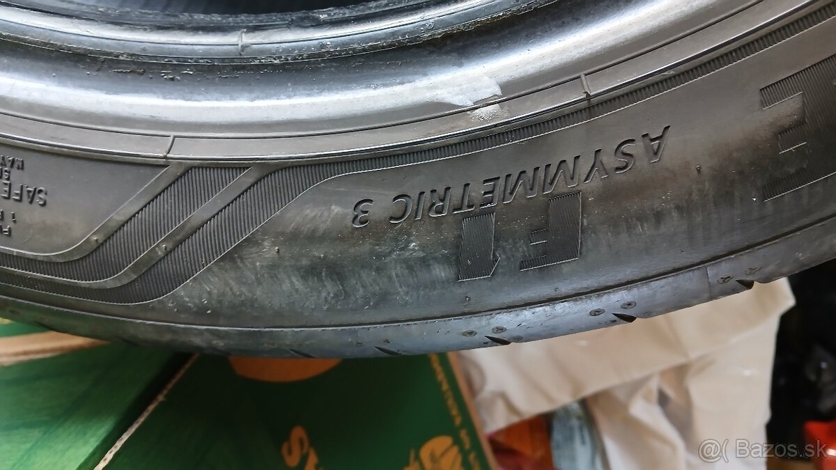 Goodyear 245/45 R18 - 9