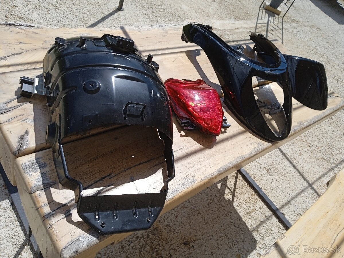 Predám diely na Suzuki VZR 1800 - 9