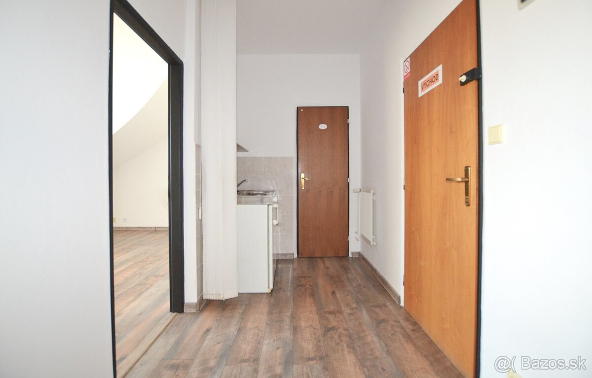 REZERVOVANÉ | PRIESTORY 44 m2, blízko centra - 9