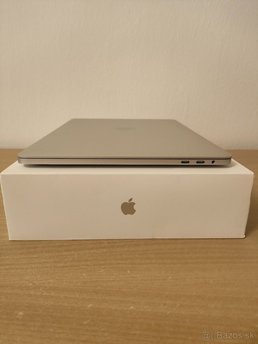 MacBook Pro 2019 | i5 • 8GB • 256GB SSD - 9