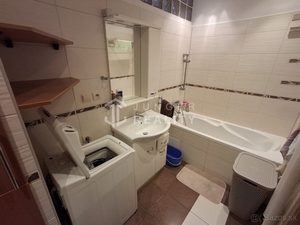 Na prenájom 3-izbový byt v Rožňave - 9