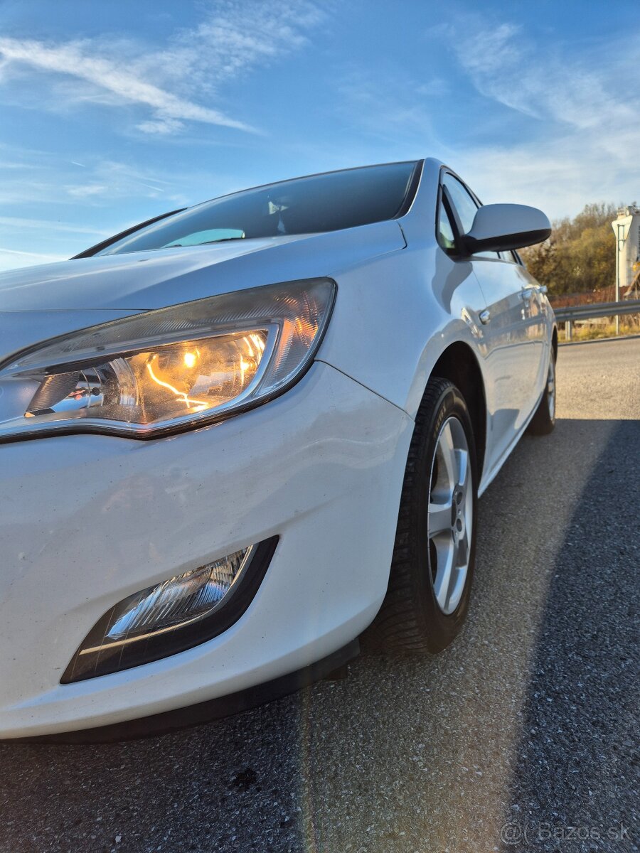 OPEL ASTRA 1.3CDTI 70KW ECOFLEX M5 2011 NOVÉ KÚPENÉ NA SK - 9