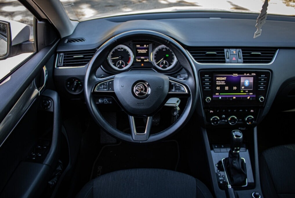 Škoda Octavia Combi 1.6 TDI DSG Style - 9