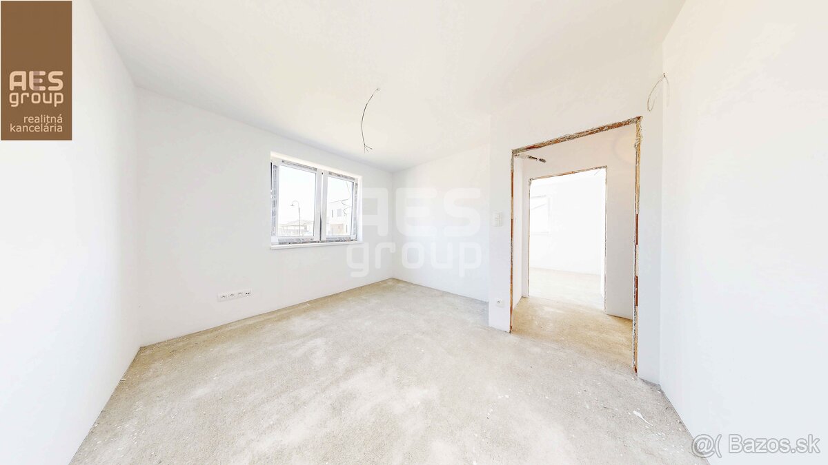 KOLAUDUJEME, PREDAJ, 4i rodinný dom s garážou, ul. Jelšová, - 9