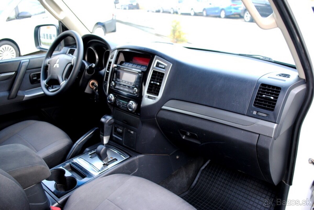 Mitsubishi Pajero 3.2 Diesel - PREDAJ AJ NA SPLÁTKY - 9