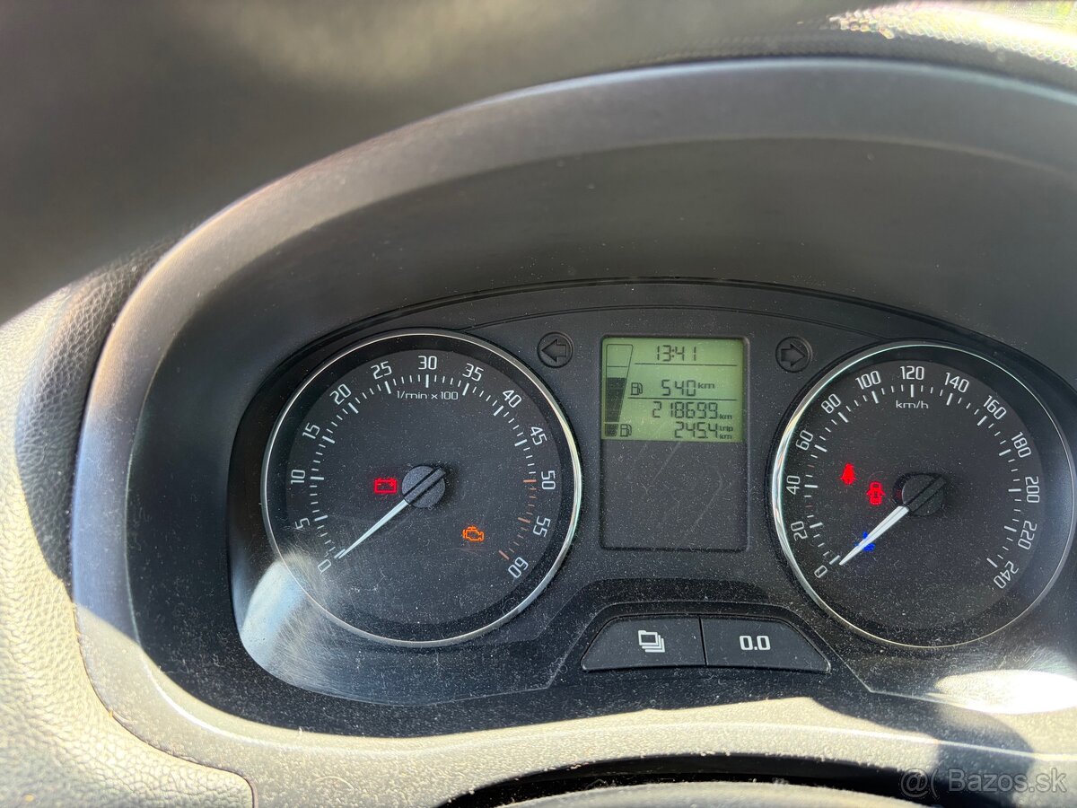 Predam Skoda Roomster 1,6 diesel - 9