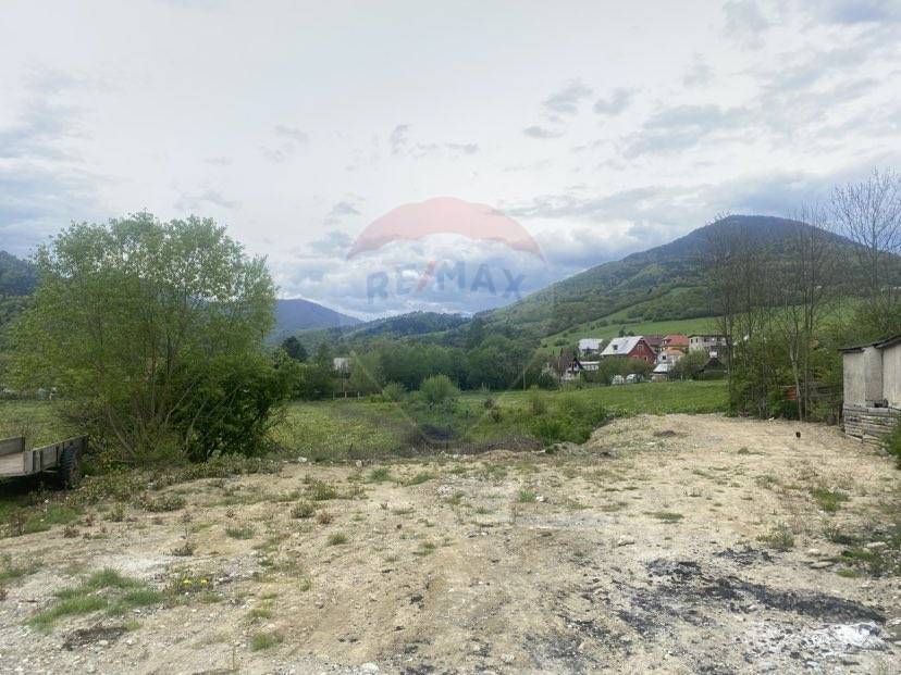 Realitná kancelária RE/MAX ponúka na predaj stavebný pozem - 9