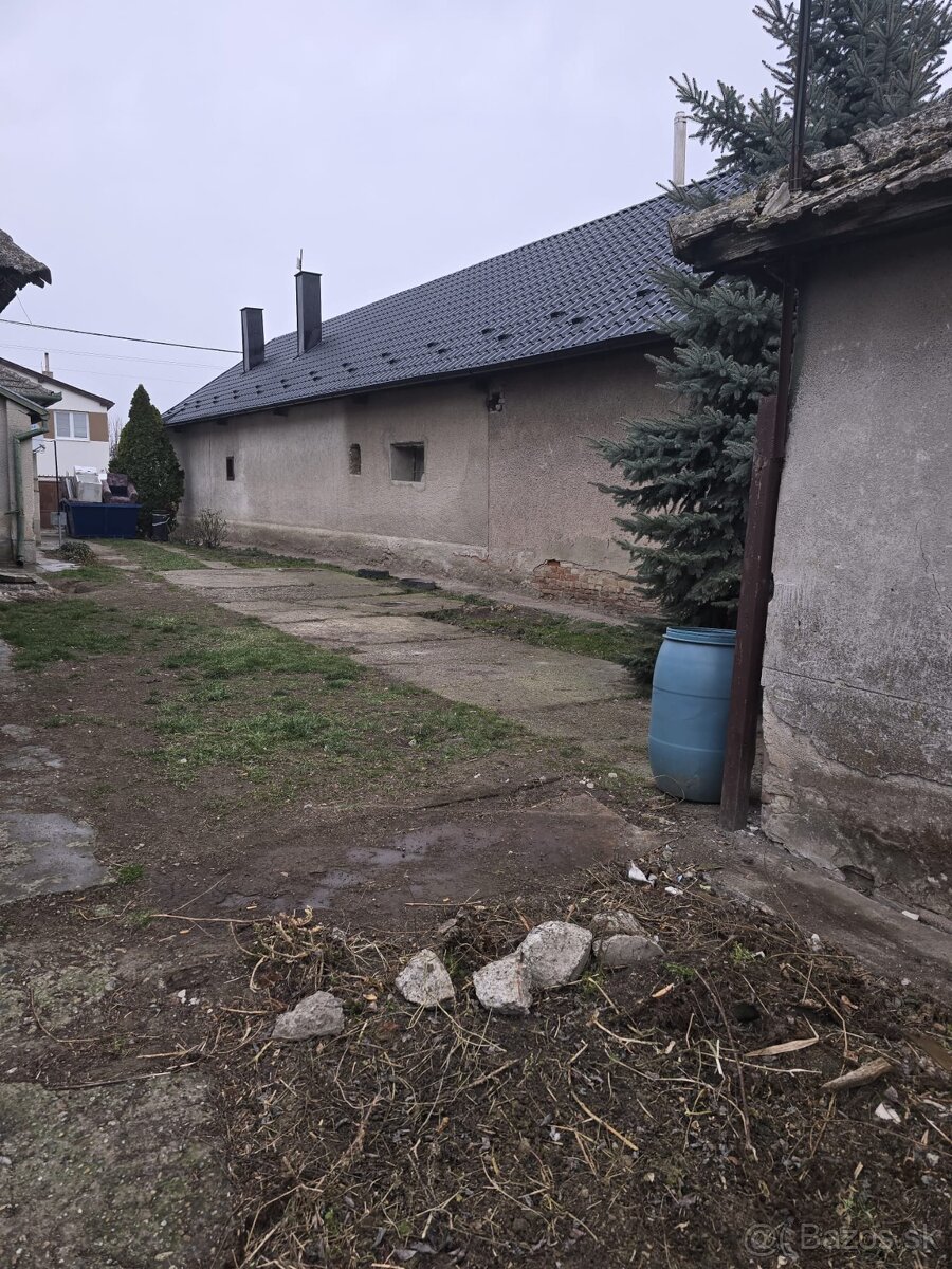 Na predaj klasický rodinný dom s bohatou rozlohou - 9