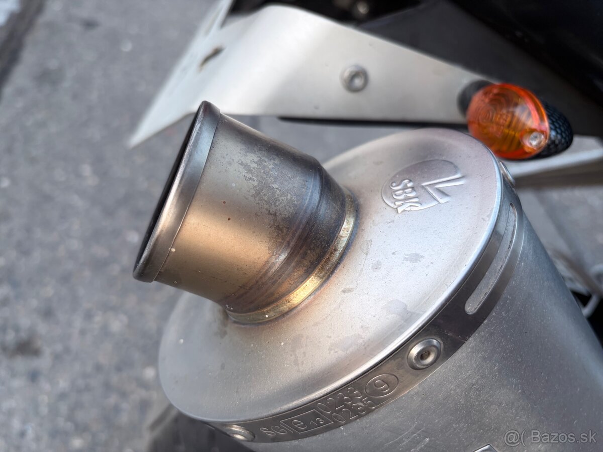 Aprilia Rsv 1000 - 9