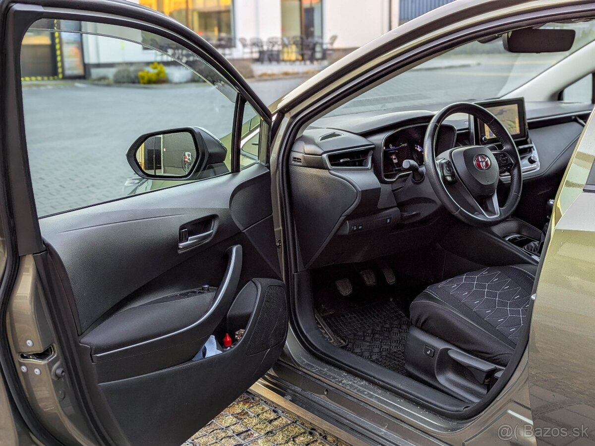 Toyota Corolla 1.5 Dynamic Force Style 92kW, 1. majiteľ - 9