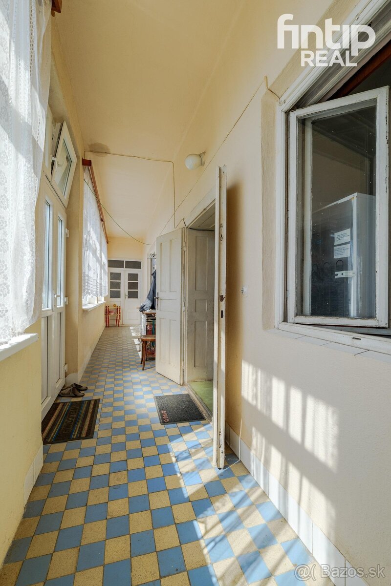 Na predaj rodinný dom s veľkým pozemkom | Komárovce - 9